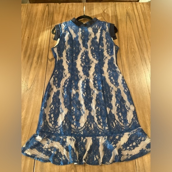 Aijek Wonderment Blue Lace Cap Sleeve Ruffle Cocktail Mini Dress Size 10 - Picture 11 of 17